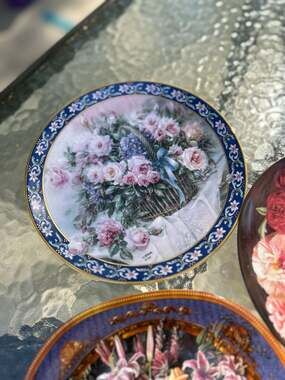W.S. George 1992 Lena Liu's Basket Bouquets 'Roses' Ltd. Ed. Collector Plate